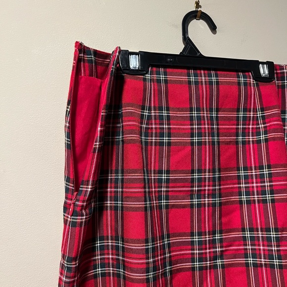 Talbots Red Plaid Mini Skirt sz 4 - Picture 4 of 7